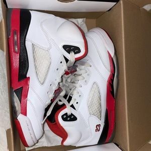 Jordan 5 Retro (Fire Red Black Tongue 2013) 5.5y